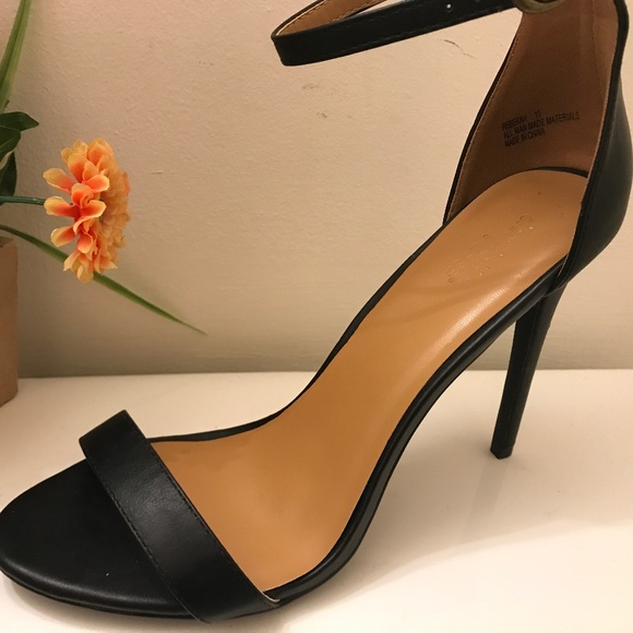 Black Heels - Picture 1 of 1